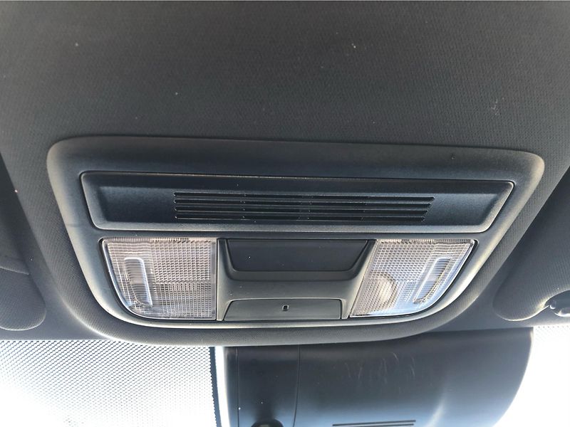 Honda Civic 1.0 VTEC Elegance - fotka 24 z 28