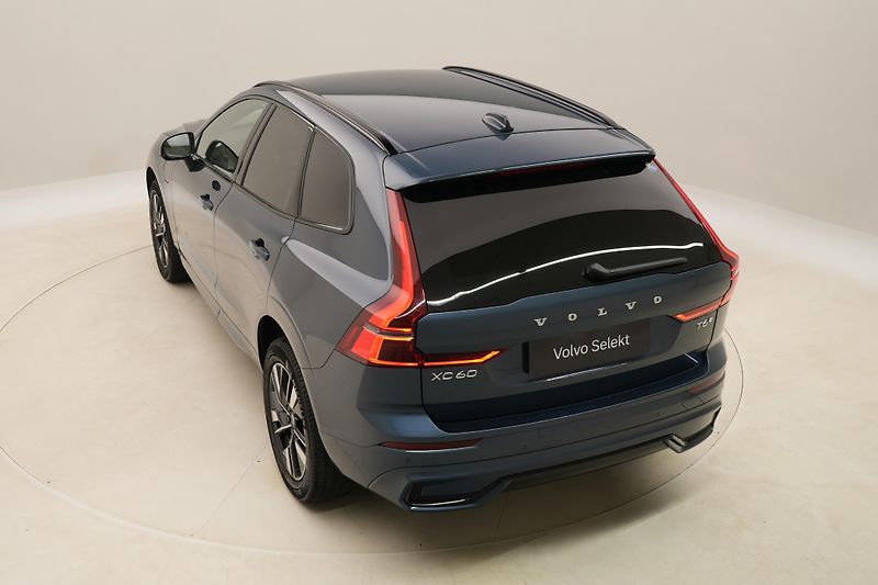 Volvo XC60 T6 AWD DARK PLUS AUT CZ - fotka 18 z 59