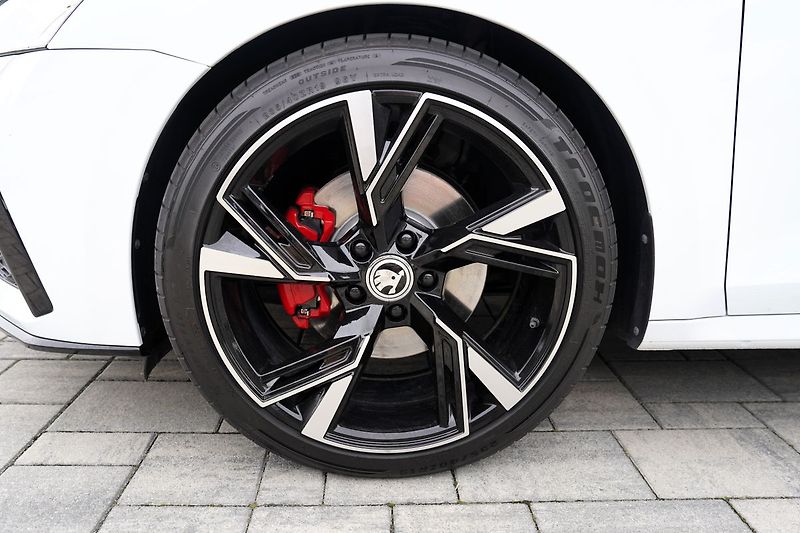 Škoda Octavia RS 2.0 TDI 4x4/147kW/DSG/ČR - fotka 15 z 45