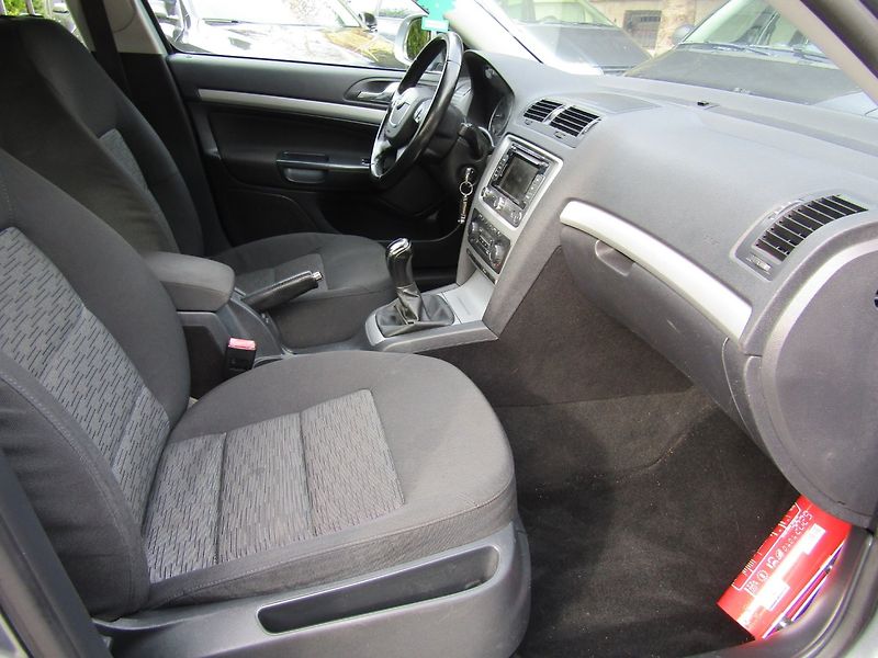 Škoda Octavia (2013) 1.6 TDI 77kW NAVIGACE - fotka 26 z 38