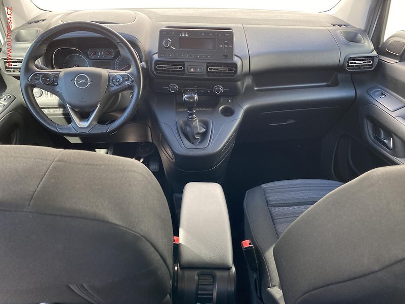 Opel Combo (2018) 1.5CDTi, ČR, 96kW, servis - fotka 8 z 19