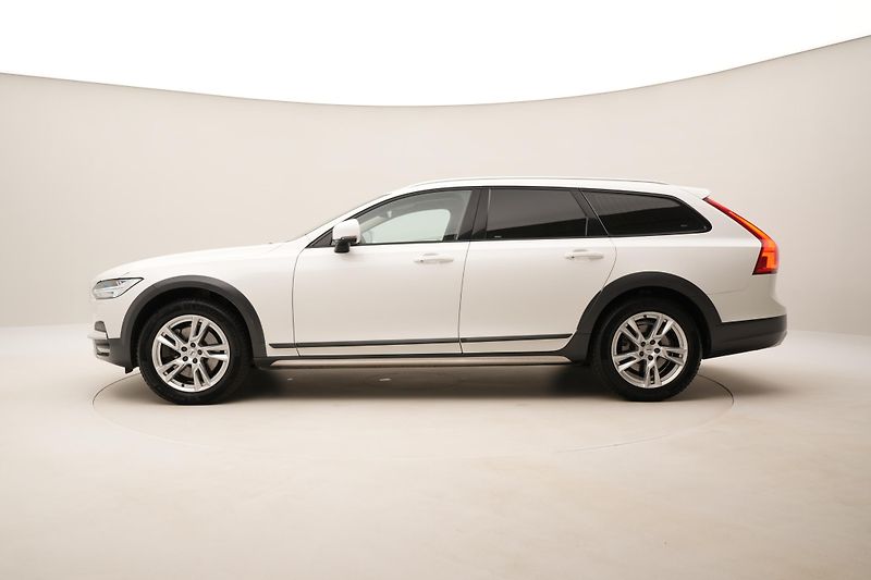 Volvo V90 CC T5 AWD MOMENTUM REZERVACE - fotka 9 z 46