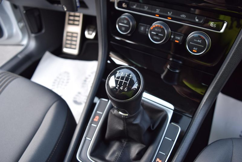 Volkswagen Golf (2016) 1.4TSI 92kw CLBMT WEBAS TAŽNÉ - fotka 35 z 50