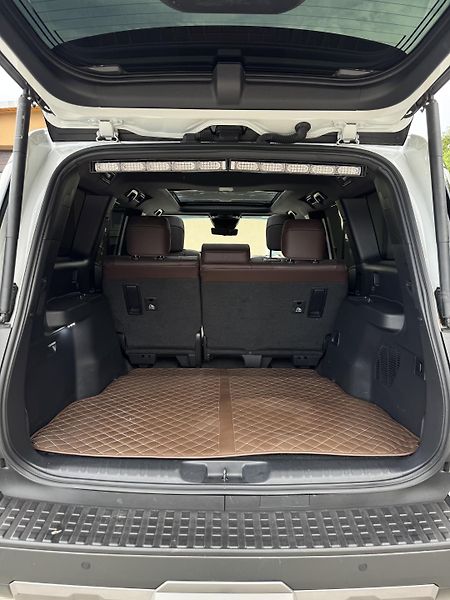 Toyota Land Cruiser (2023) 2.8 D-4D 4x4 Executive Skyview - fotka 17 z 33