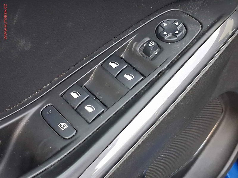 Opel Grandland X (2021) 1.2T, Ultimate, AT, kůže - fotka 11 z 19