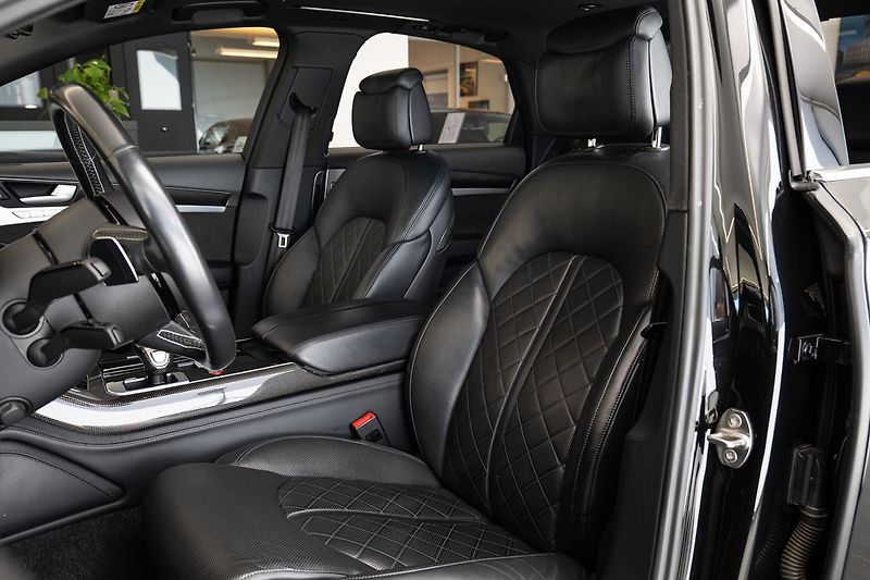 Audi S8 - fotka 9 z 28