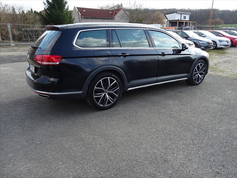 Volkswagen Passat 2,0 TDi 140kW 4x4 - fotka 9 z 26