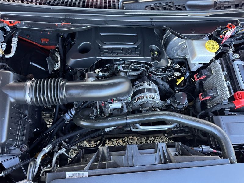 RAM 1500 5,7 V8 HEMI LPG BUILT TO SERVE - fotka 45 z 50