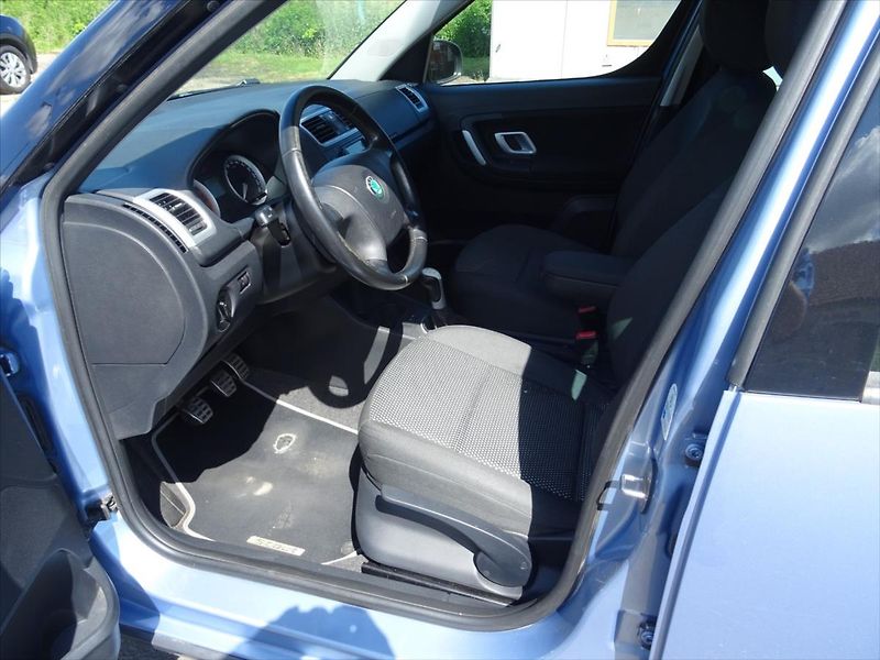 Škoda Roomster 1,6 Scout 77 kW - fotka 8 z 25