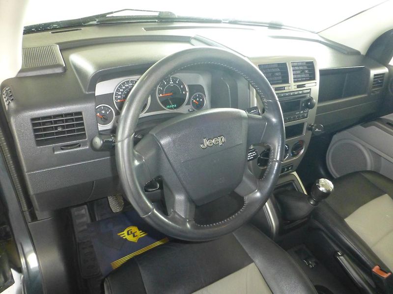 Jeep Compass (2008) 2,0CRDI*VYHŘ.SED*TAŽNÉ*ALU*4X4 - fotka 11 z 23