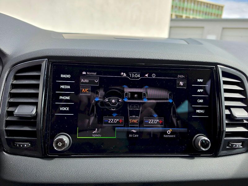 Škoda Karoq (2023) 1,5TSI 110KW SPORTLINE - fotka 13 z 33