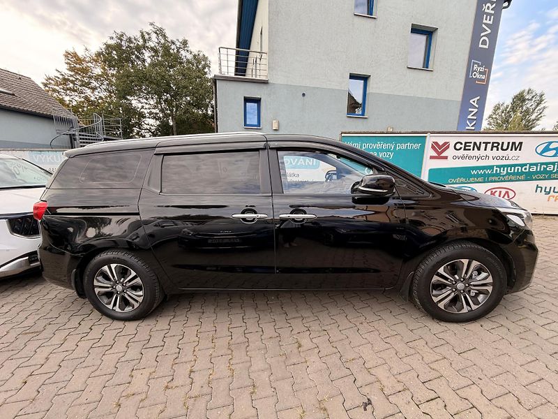 Kia Carnival 2.2-9 MÍST-AUTOMAT-PREMIUM - fotka 3 z 23