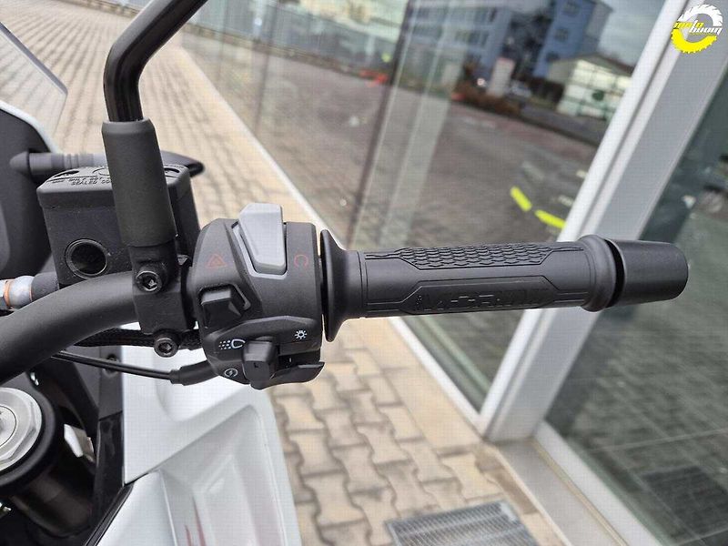 Moto Morini X-Cape 650 (2024) EU5 - SKLADEM - fotka 15 z 17