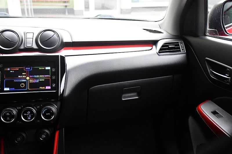 Suzuki Swift SPORT 1.4i BoosterJet 2xALU  - fotka 9 z 37