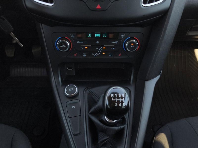 Ford Focus (2015) TREND SPORT 1.0 92kW, ČR, Tažn - fotka 17 z 20