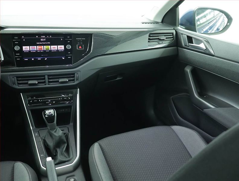 Volkswagen Taigo (2025) Life 1.0 TSI - fotka 8 z 16