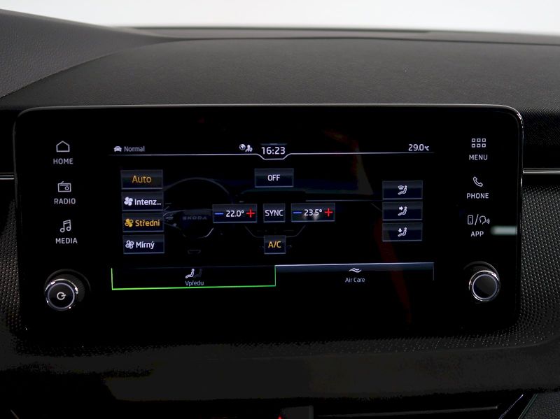 Škoda Kamiq (2025) TOP SELECTION 1.0TSI 85KW DSG - fotka 25 z 40