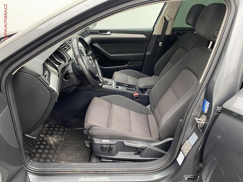 Volkswagen Passat (2015) 1.6TDi, DSG, LED - fotka 9 z 19