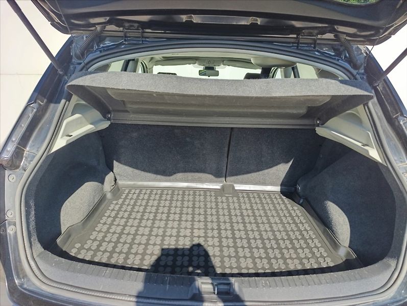 Nissan Qashqai 2,0 DCi 4x4 kamera tažné 1m ČR - fotka 9 z 39