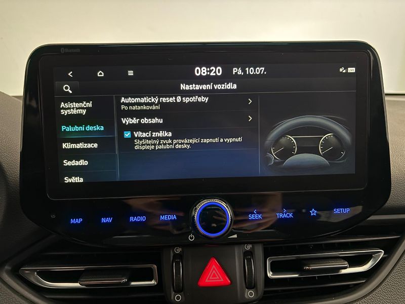 Hyundai i30 (2021) MHEV 1.5 TGDi N-line kombi - fotka 35 z 43