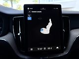 Volvo XC60 B5 AWD PLUS DARK // REZERVACE  - náhled 24