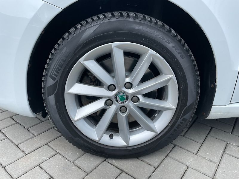 Škoda Superb (2015) 2.0 TDi 103kW! DSG! CZ! - fotka 27 z 27