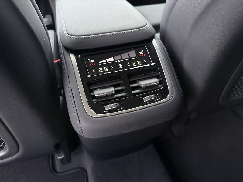 Volvo XC90 B5 AWD PLUS BRIGHT // +kola  - fotka 17 z 50