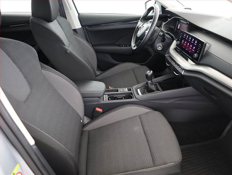 Škoda Octavia (2023) Ambition 1.5 TSI, Serv.kniha - fotka 7 z 19