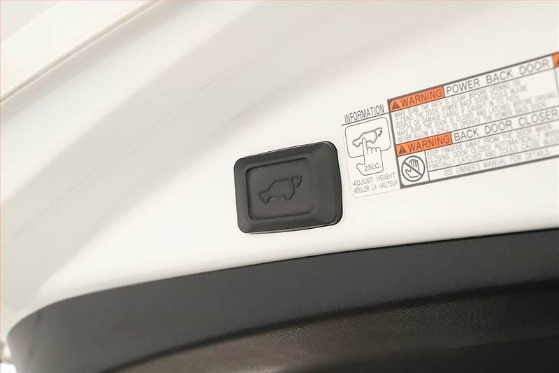 Toyota RAV4 (2018) 2.5 Hybrid, 4X4, Automat, ČR - fotka 18 z 19