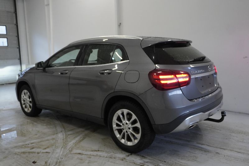 Mercedes-Benz GLA GLA220D 4MATIC AMG-LINE AUT. - fotka 7 z 28