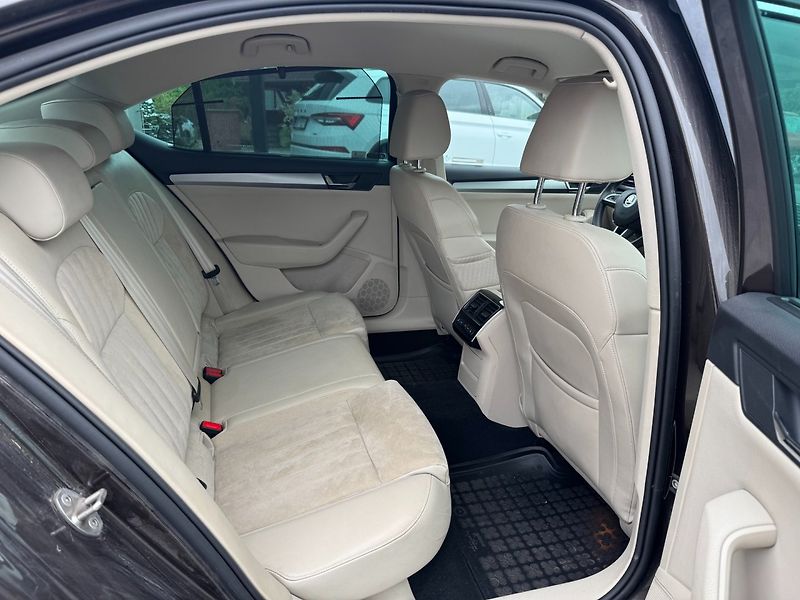 Škoda Superb (2016) Style Plus 2.0 TDI 110kW - fotka 24 z 30