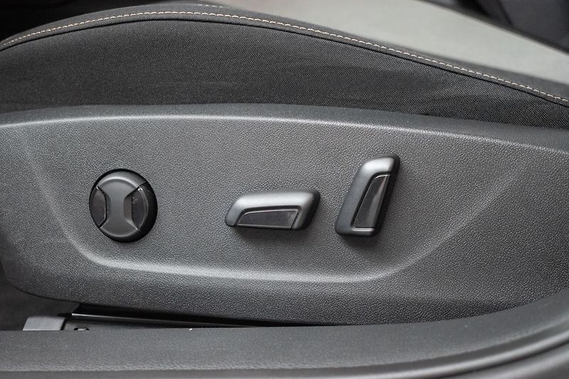 Škoda Kamiq 1.6 TDI STYLE*KESSY*ČR 1.MAJ - fotka 16 z 40