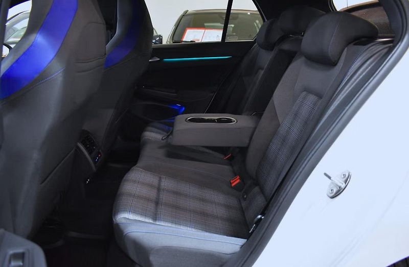 Volkswagen Golf GTE 1.4 TSI ACT Matrix BLIS - fotka 8 z 22