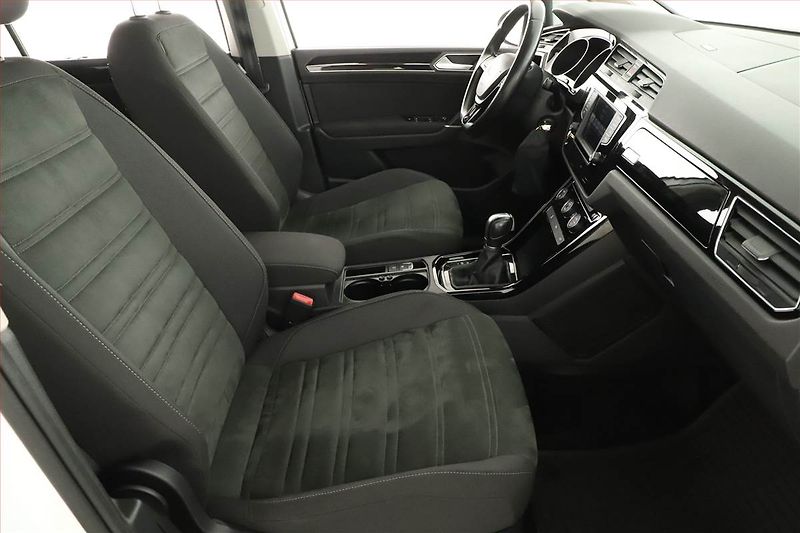 Volkswagen Touran (2016) 1.4 TSI, Automat, Serv.kniha - fotka 7 z 17