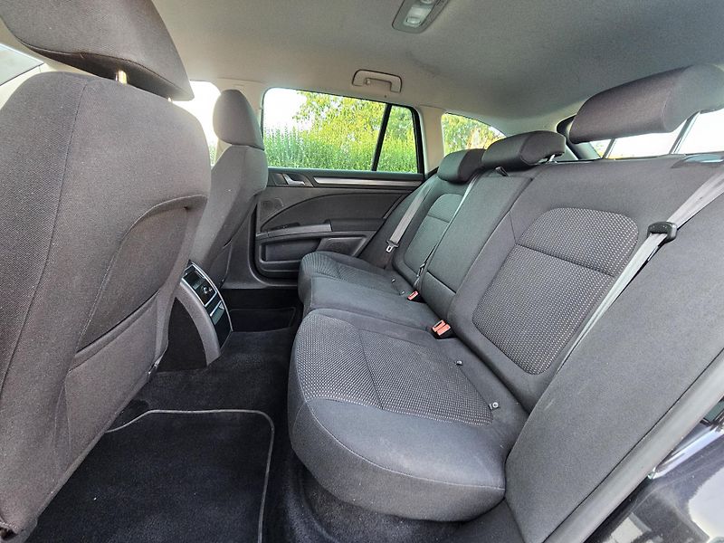 Škoda Superb 1.4 TSI 92kW,TAŽNÉ,SERVISKA - fotka 28 z 45