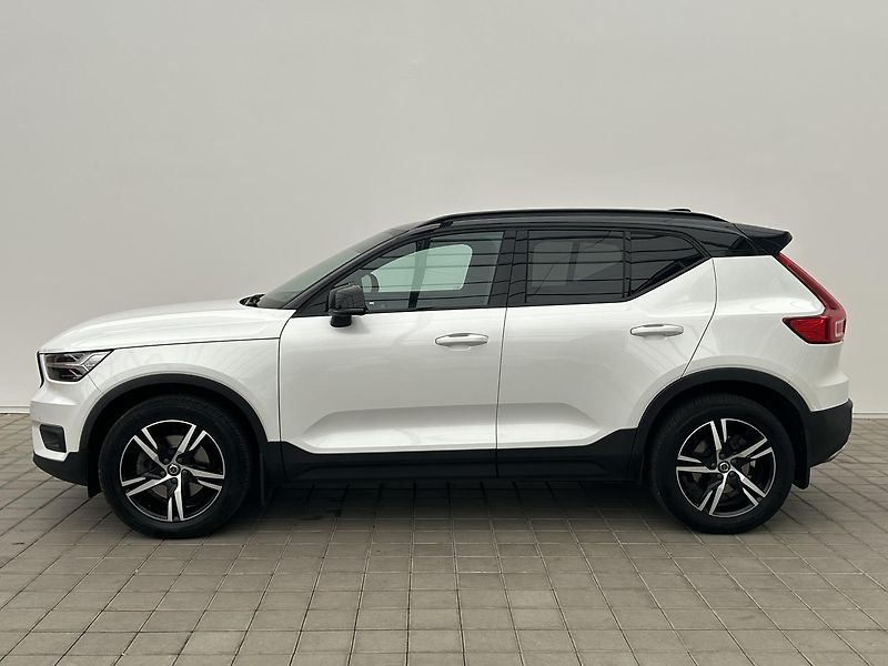 Volvo XC40 2.0 T4 4x4 R-Design - fotka 8 z 30