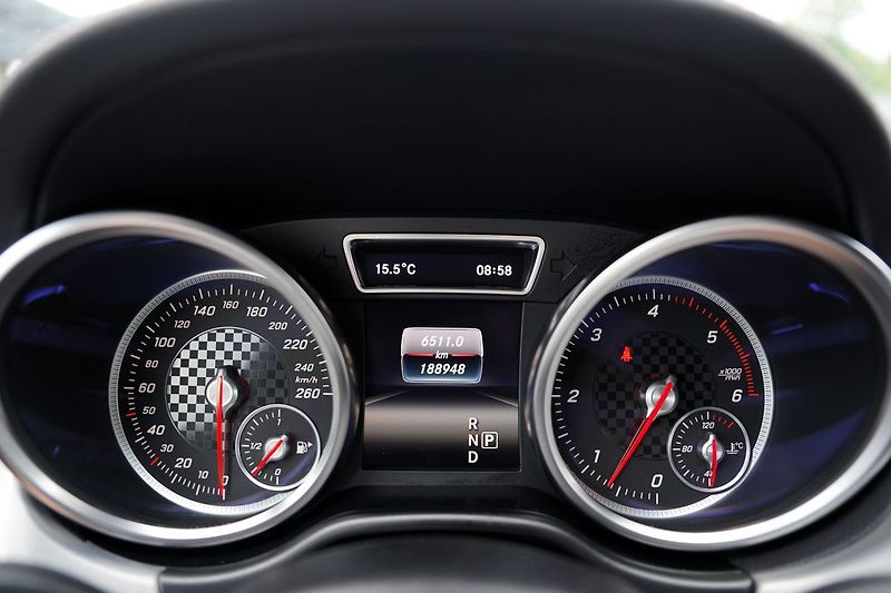 Mercedes-Benz GLE 350d 4Matic AMG/260PS/ČR - fotka 37 z 43