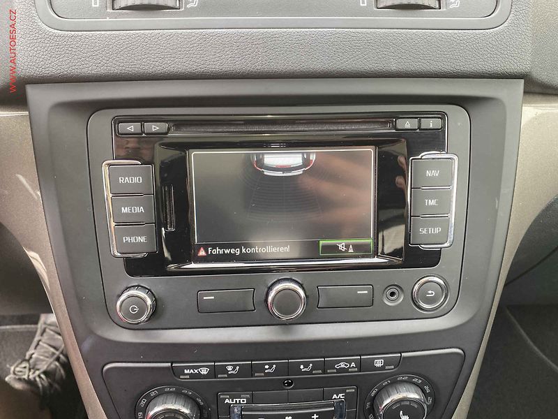 Škoda Yeti (2014) 1.6 TDi, Elegance, DSG - fotka 17 z 17