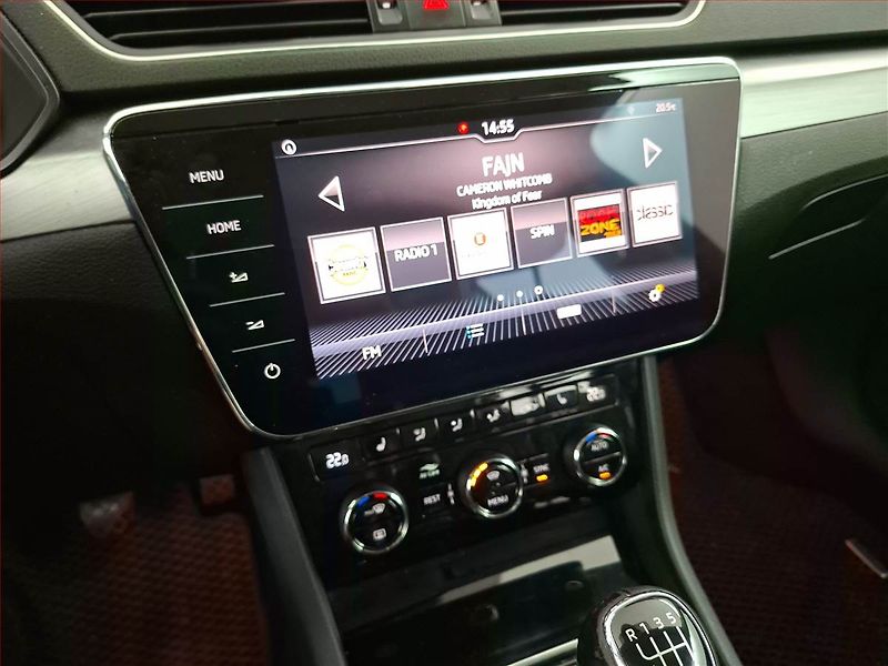 Škoda Superb (2018) 1.6 TDI, Kůže, Navi, Tempomat - fotka 12 z 21