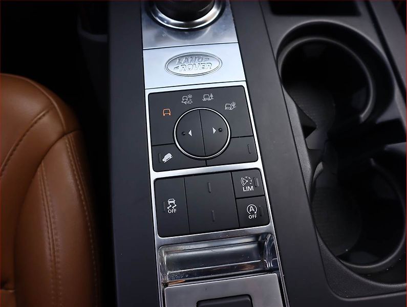 Land Rover Discovery (2018) 2.0 Si4 - fotka 17 z 21