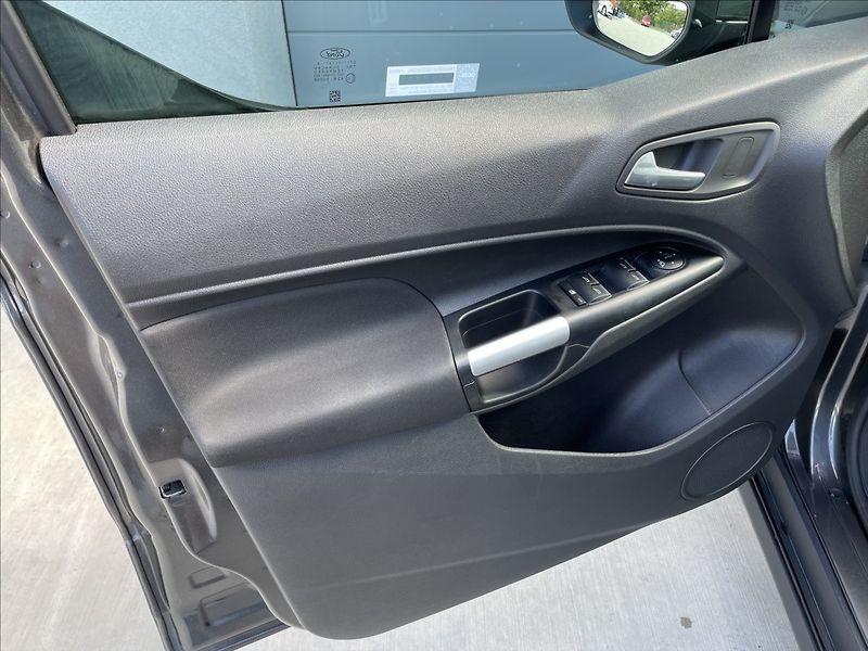 Ford Tourneo 1,5 TDCi ZÁRUKA 7.MÍST,ČR. - fotka 16 z 24