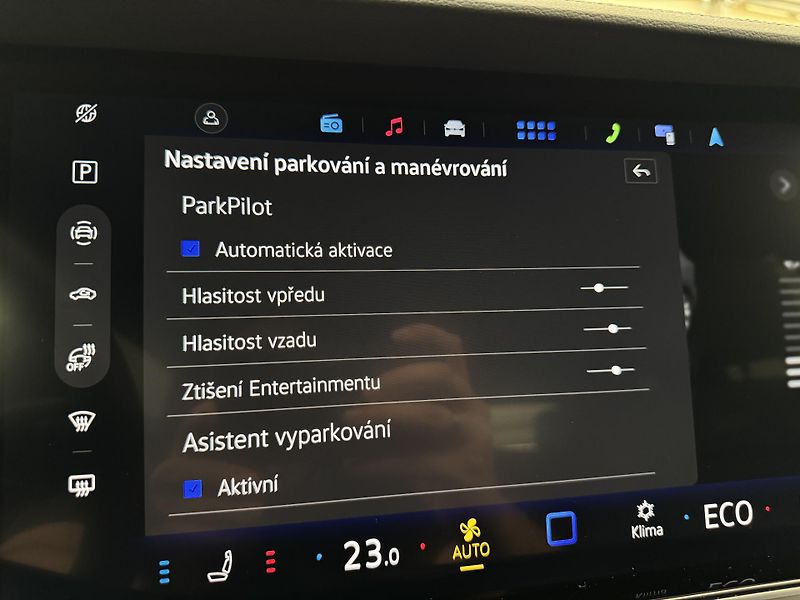 Volkswagen Touareg 3.0Tdi*1-MAJ*DPH*R-LINE*HUD* - fotka 36 z 49
