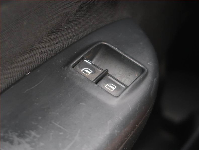 Škoda Octavia (2007) Ambiente 1.6, Serv.kniha - fotka 14 z 15