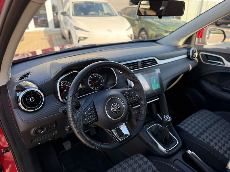 MG ZS ESSENTIAL 1.5 106 MAN5 - fotka 19 z 24