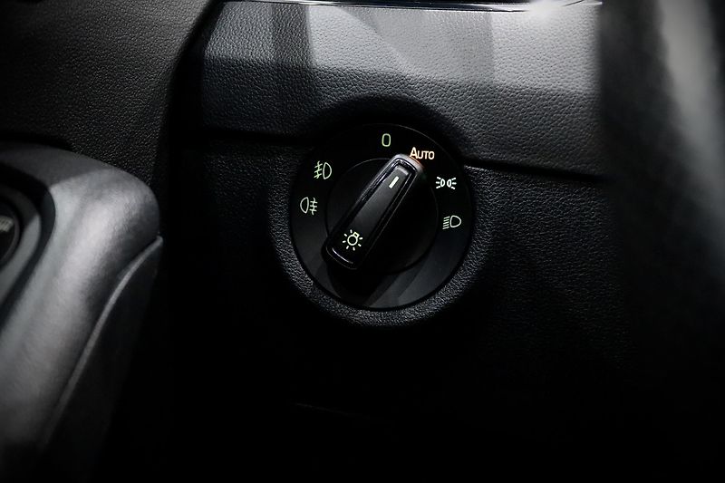 Škoda Octavia 3 FL Combi 2.0 TSI 169 kW RS - fotka 30 z 39