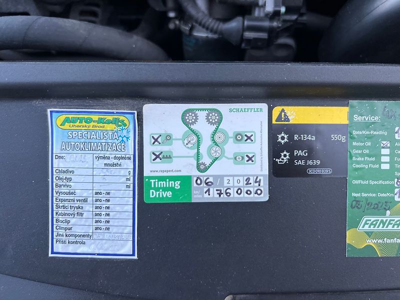 Volkswagen Passat TDI-ALU-NAVI-PLNÝ SERVIS - fotka 45 z 45