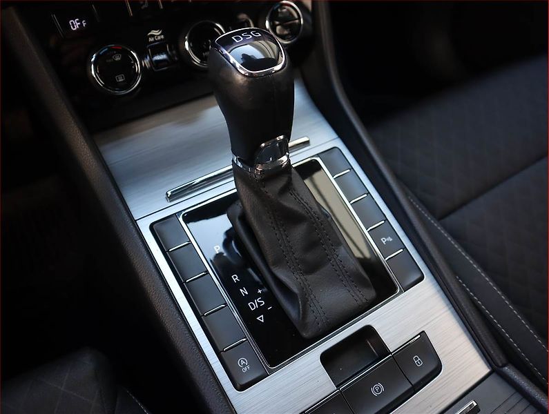 Škoda Superb (2021) Ambition 1.5 TSI, Automat - fotka 13 z 22