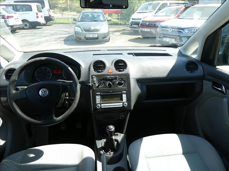 Volkswagen Caddy 1,9 TDi Life 5.míst,klimatizac - fotka 19 z 33
