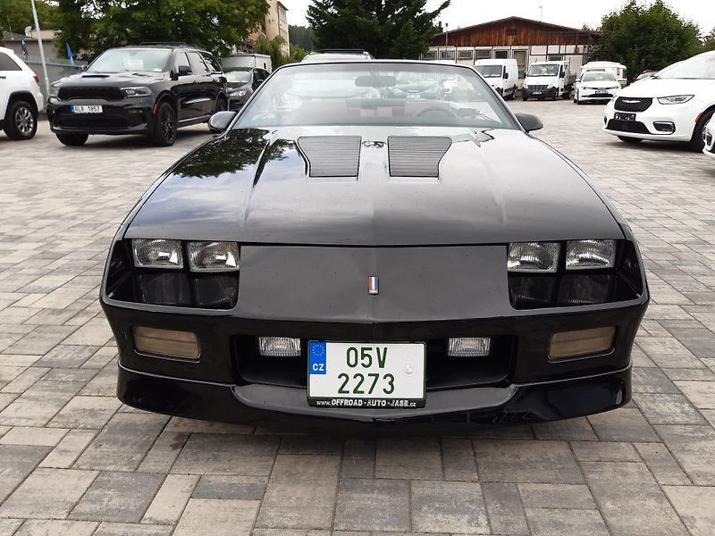 Chevrolet Camaro (1989) Z28 5,0V8 ConvertibleREZERVACE - fotka 2 z 28