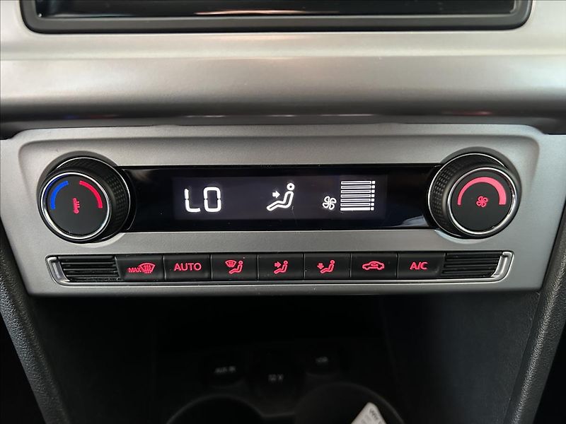 Volkswagen Polo 1,2   TSI,CROSS,SERVISKA,1.MAJ - fotka 20 z 26